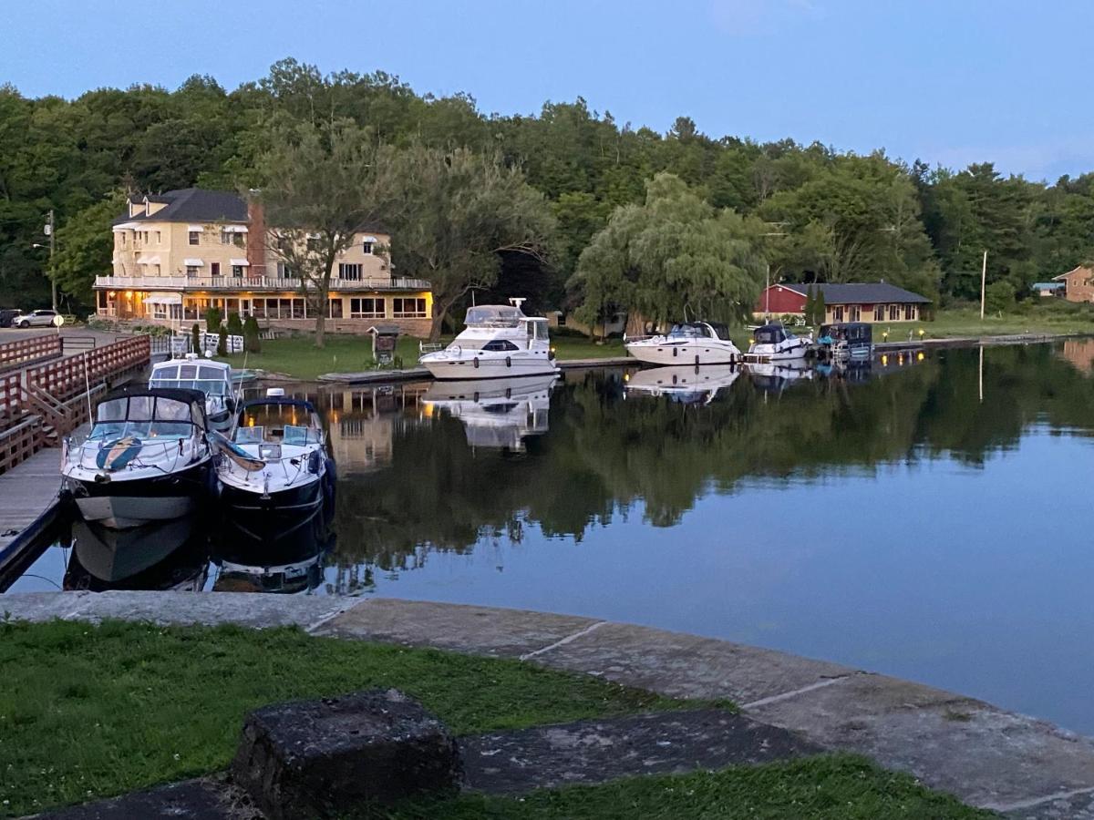 Hotel Kenney Rideau Crosby エクステリア 写真